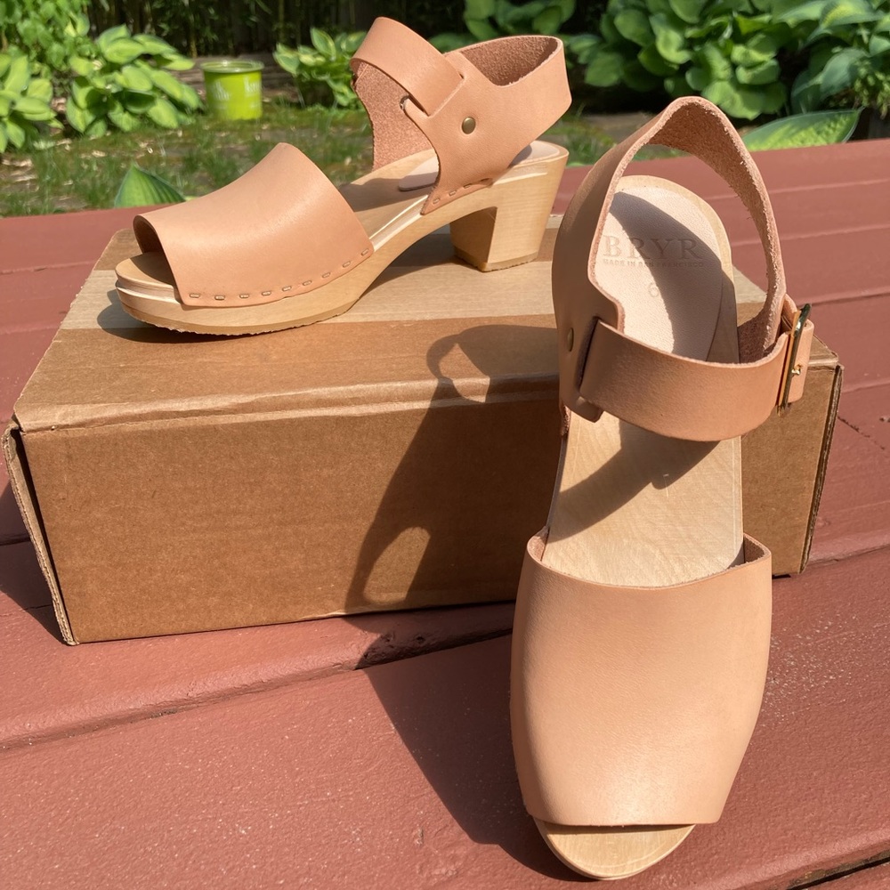 NWT • Bryr • Emma Spanish Toe in Natural Leather • Size 36